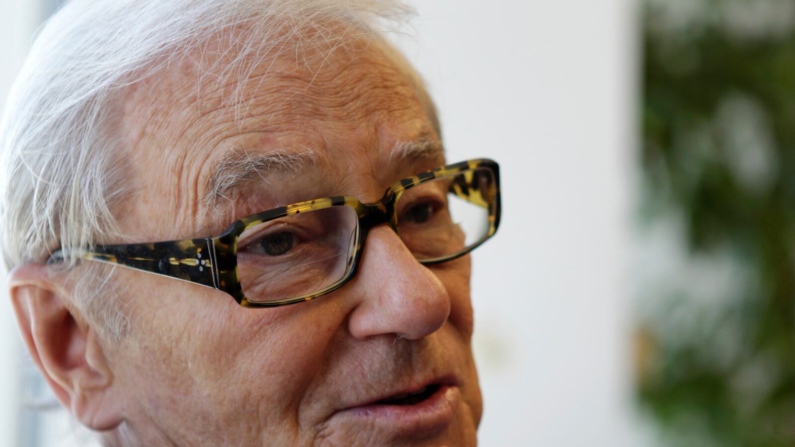 cheats/2014/01/27/perkins-called-out-for-nazi-letter/140127-tom-perkins-cheat_njoh8o