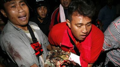 cheats/2010/05/13/thai-rebel-leader-shot-in-the-head/thai-general-shot_aplhvh