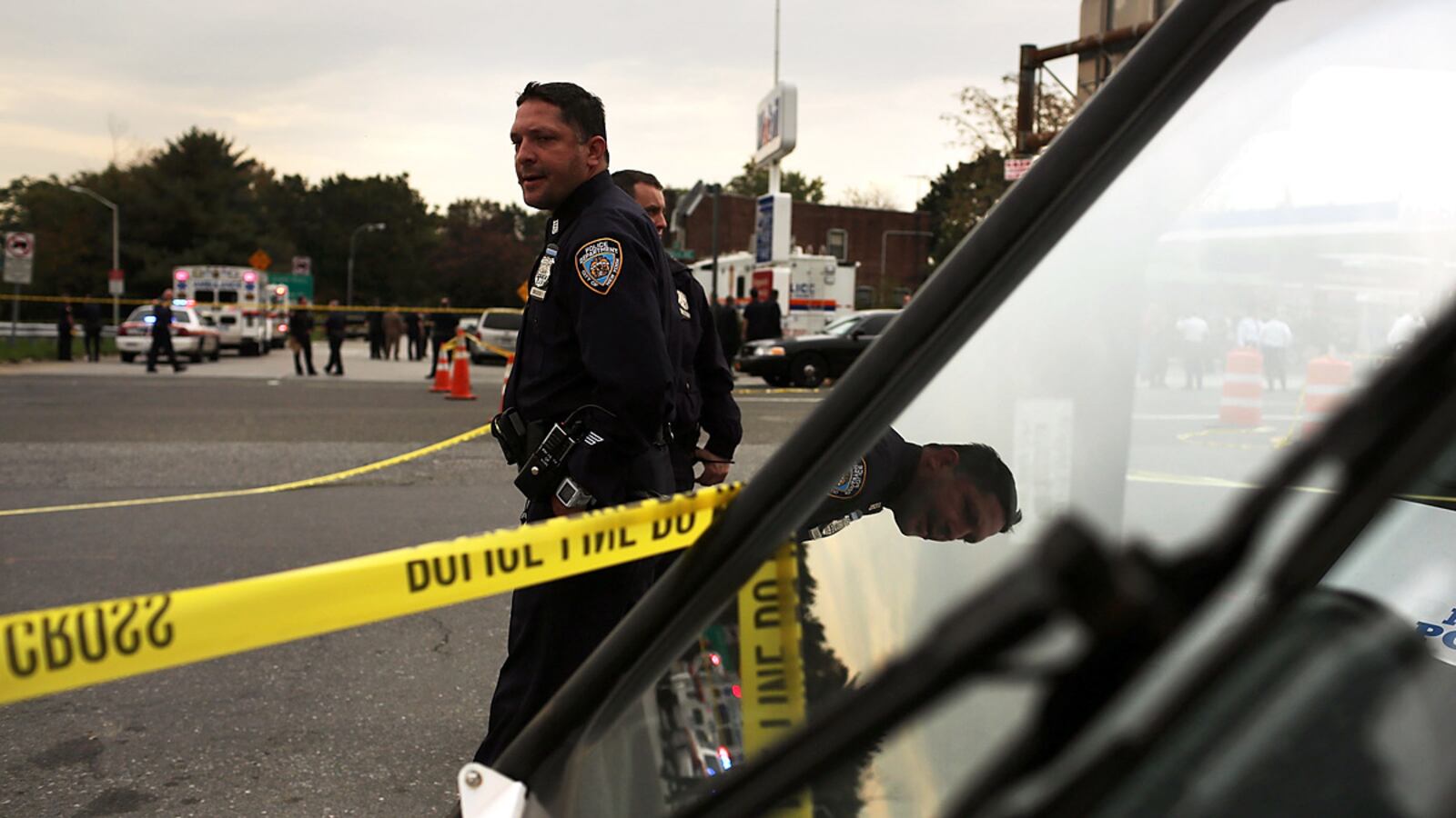 articles/2012/10/25/cop-who-protected-obama-romney-at-debate-latest-victim-of-illegal-guns/guns-lopez-shooting-daly_asdwgk