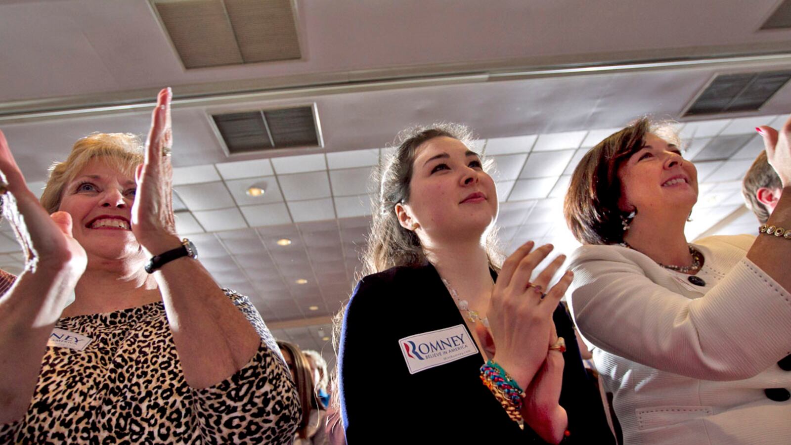 cheats/2012/03/27/romney-obama-fight-over-women/romney-obama-compete-for-women-supporters-cheat_plhpin