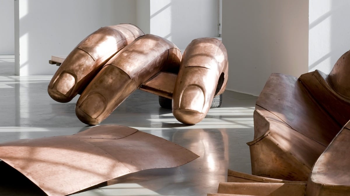 articles/2012/11/01/danh-vo-winner-of-hugo-boss-prize-is-the-daily-pic-by-blake-gopnik/vo-daily-pic_chc16j