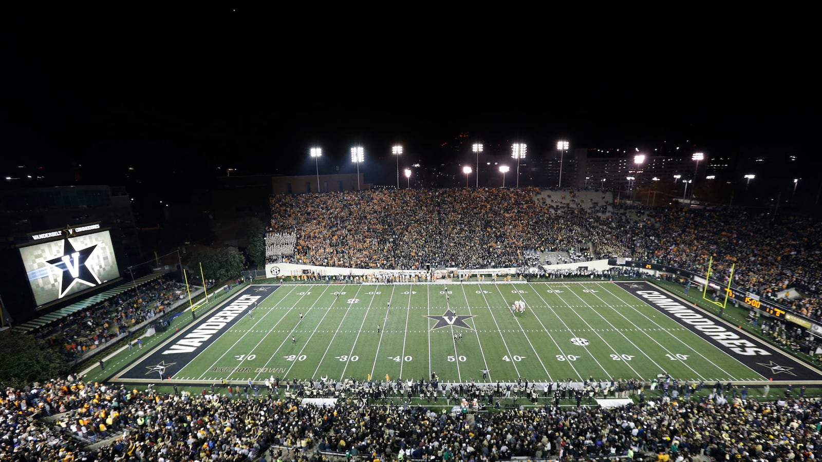 cheats/2013/08/11/four-ex-vanderbilt-football-players-accused-of-rape/130811-Vanderbilt-rape-cheat_d3dlzt