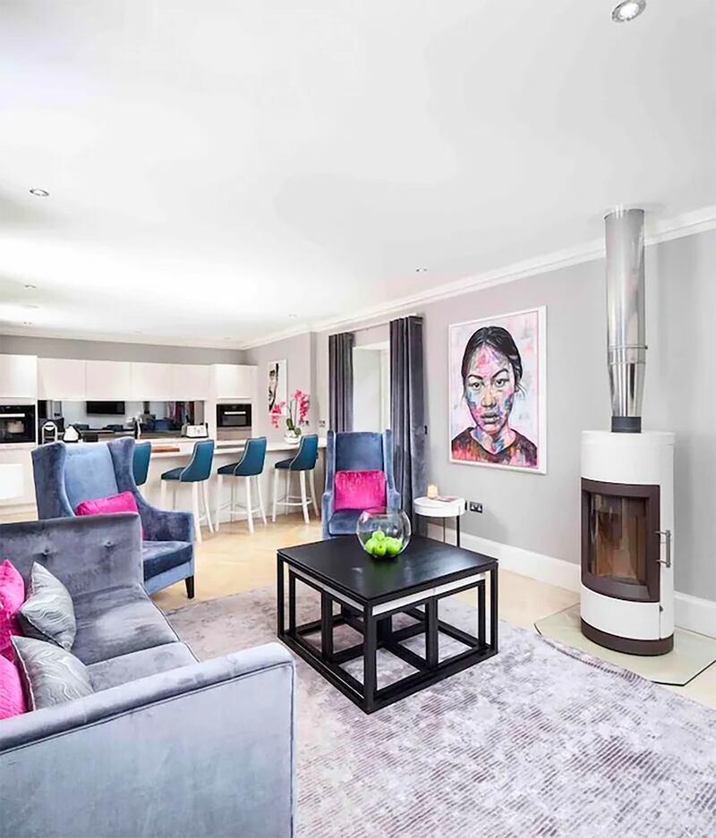 211109-OMG-Kirkliston-Castle-07_xmdg7e