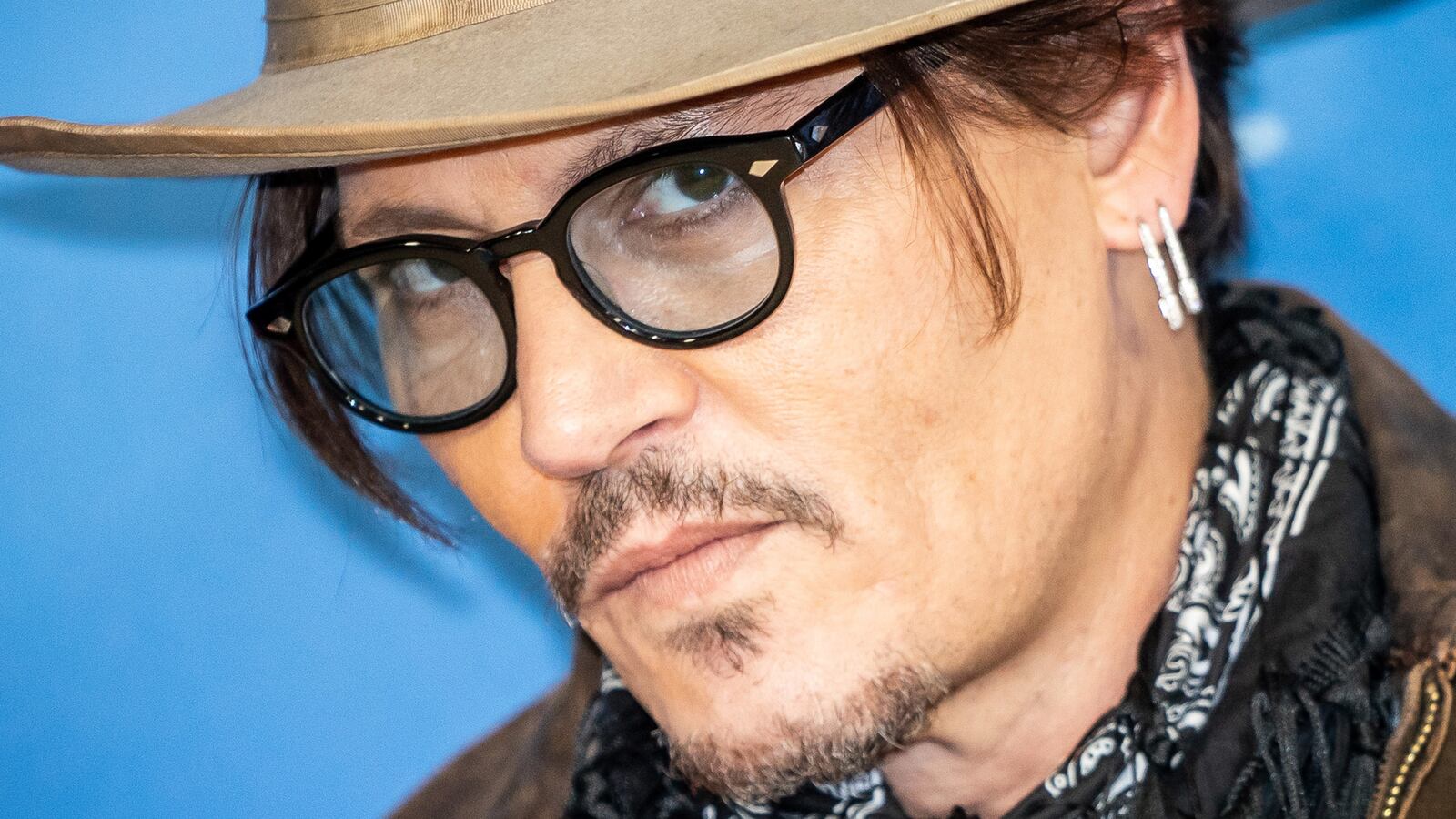 200514-bradley-johnny-depp-tease_hx9w07