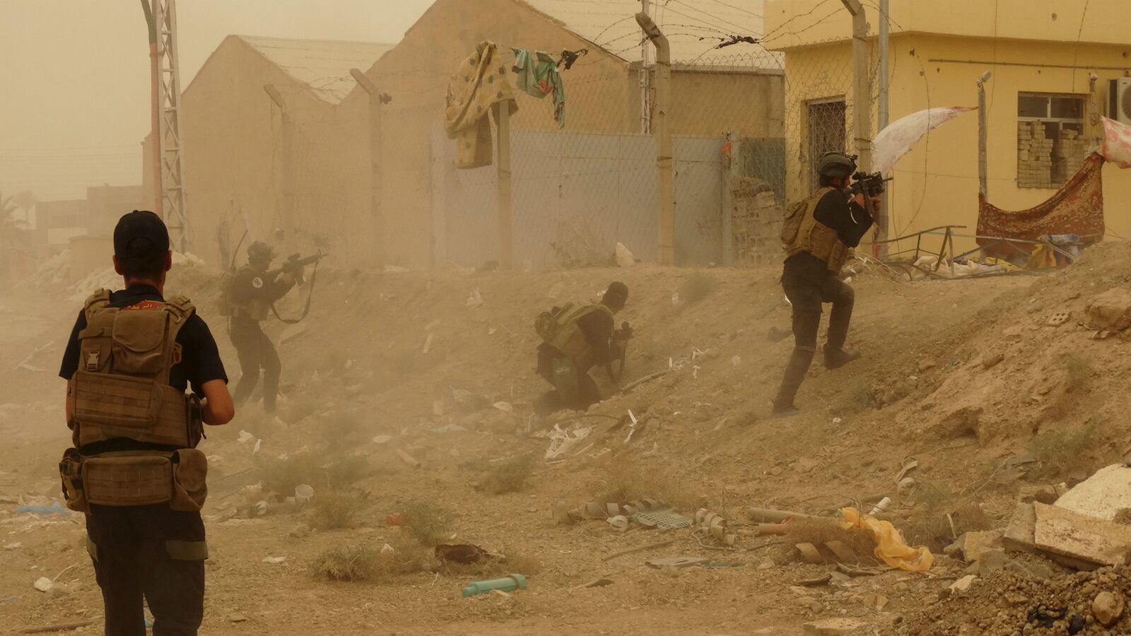 cheats/2015/06/12/isis-costs-u-s-more-than-2-7-billion/150612-Iraqi-security-forces-ISIS-cheat_papzzx