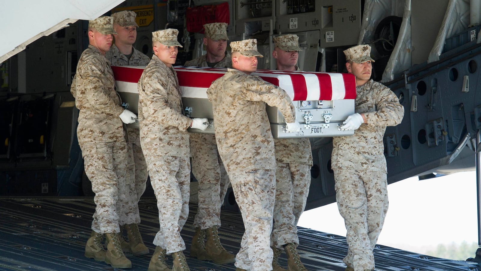 articles/2016/03/25/iraqis-retreated-this-marine-died/160324-youssef-cardin-tease_wskwtd