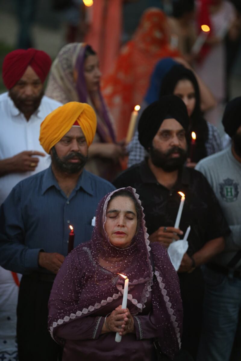 galleries/2012/08/05/shooting-at-sikh-temple-in-oak-creek-wisconsin-photos/update-gal-shooting-wis-sikh-7_mhiwut