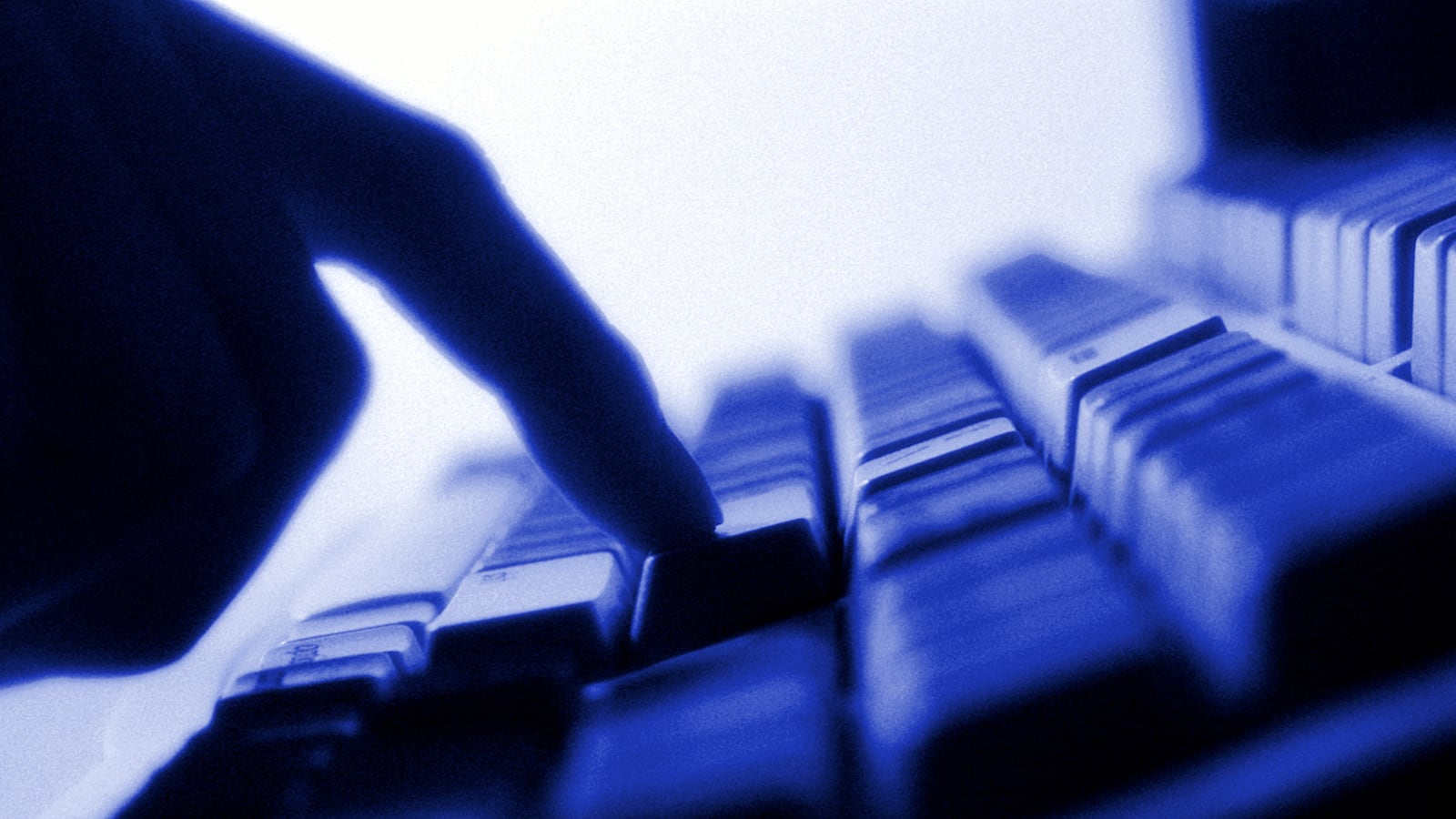 articles/2012/11/14/don-t-pull-a-petraeus-how-to-guard-your-personal-work-email/protecting-your-email-dickson-tease_dcgt2i