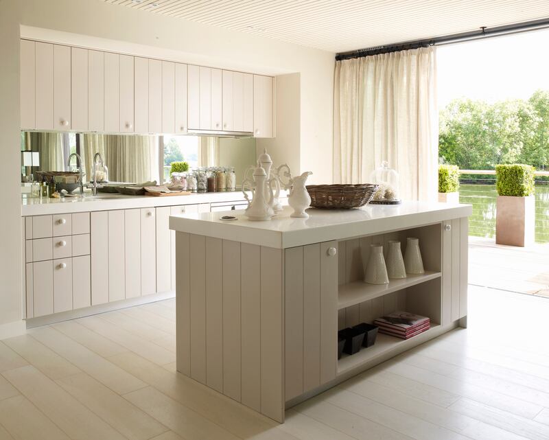 galleries/2014/04/19/omg-i-want-this-house-the-cotswolds-photos/140408-The-Lakes08_anov2t