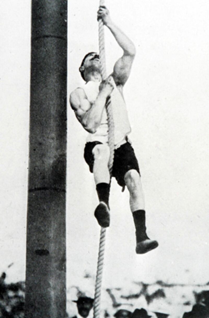 galleries/2012/06/26/baseball-rope-climbing-and-more-discontinued-olympic-events-photos/discontinued-olympic-events-rope-climbing_hjldlo