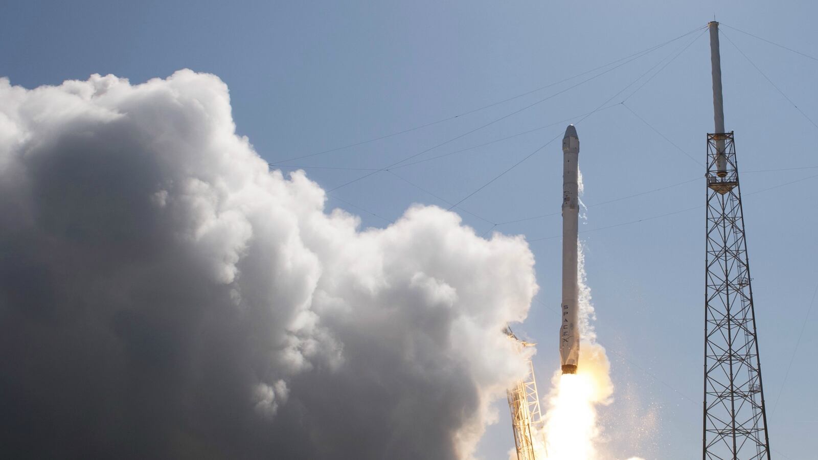 cheats/2015/04/14/spacex-booster-rocket-landing-fails/140414-spacex-cheat_szitvj