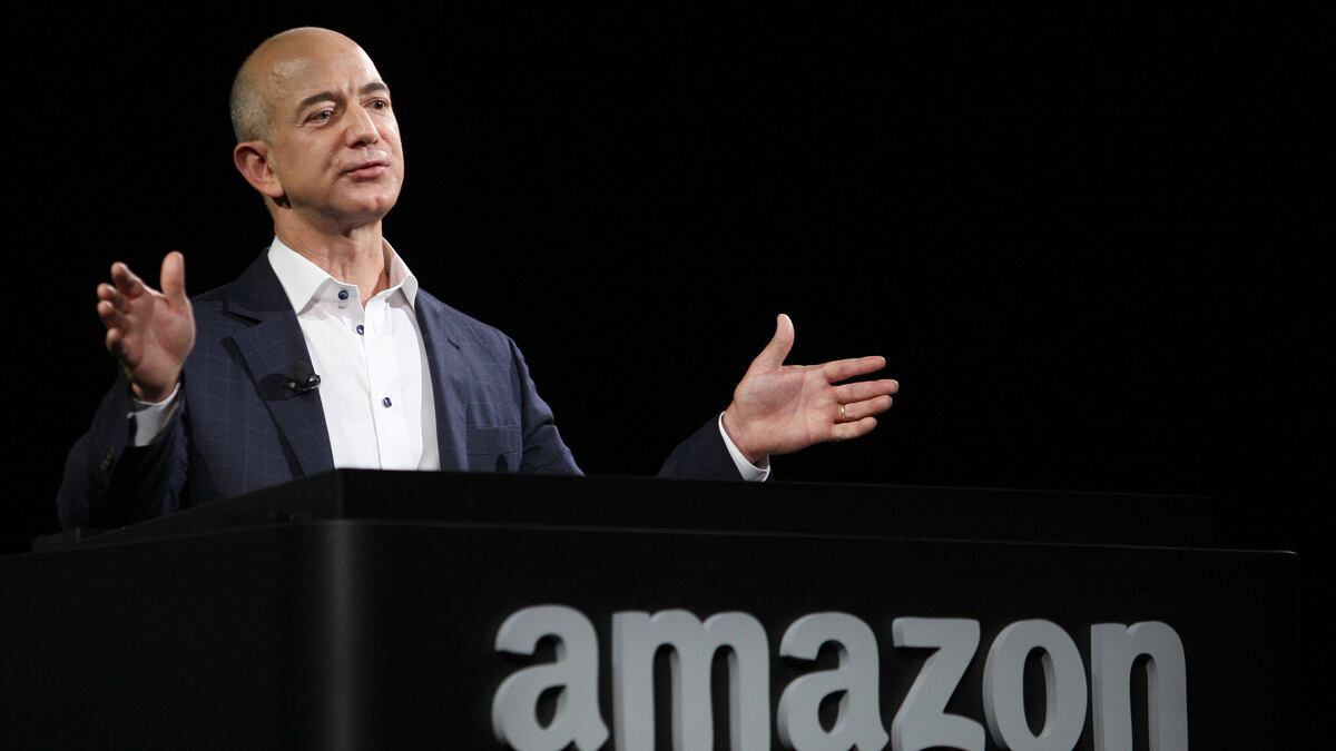 cheats/2013/08/05/jeff-bezos-buys-the-washington-post/130604-amazon-groceries-cheat_rxg73j