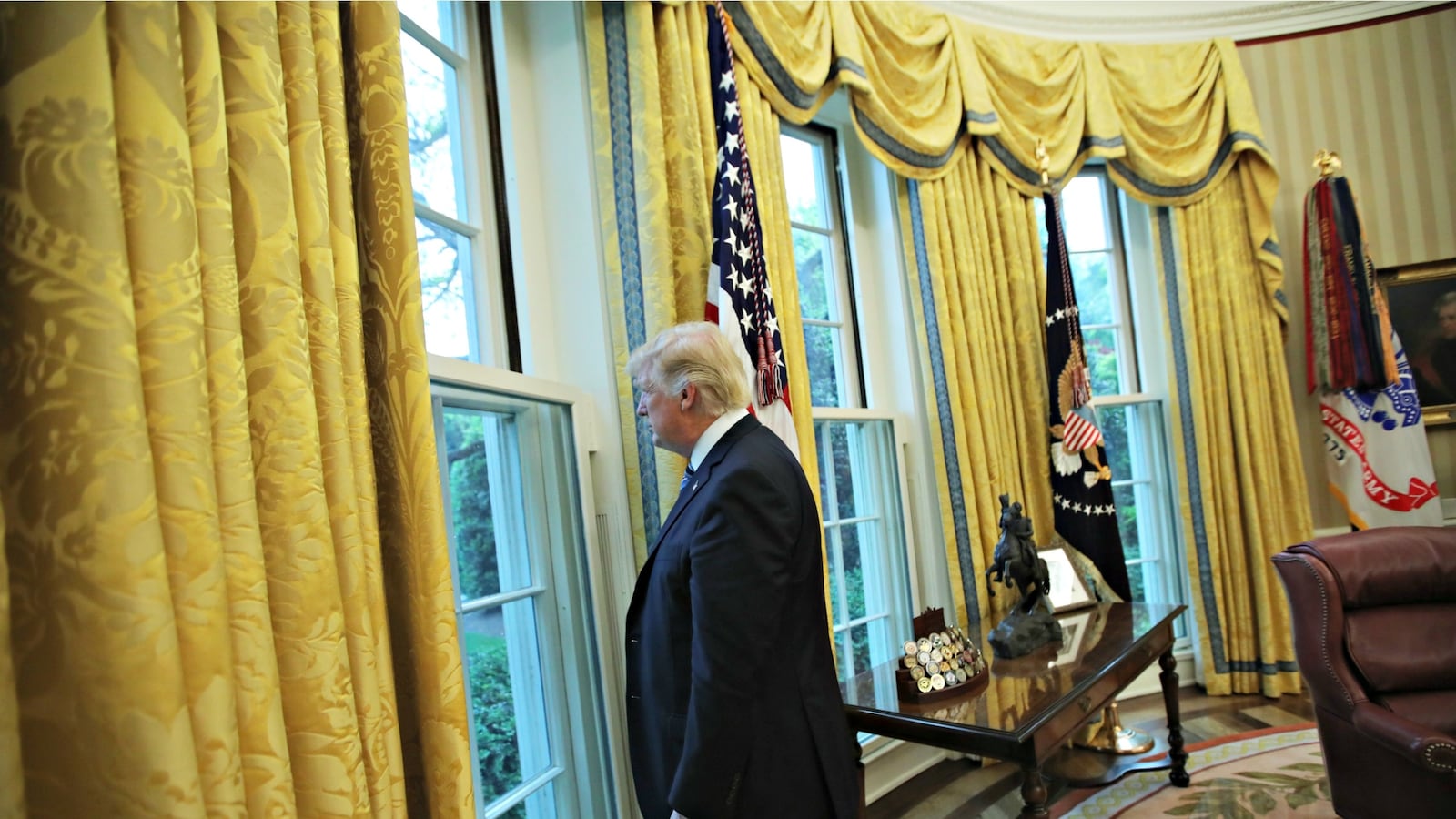 cheats/2017/04/28/trump-on-being-president-i-thought-it-would-be-easier/170428-trump-oval-cheat_envxlo