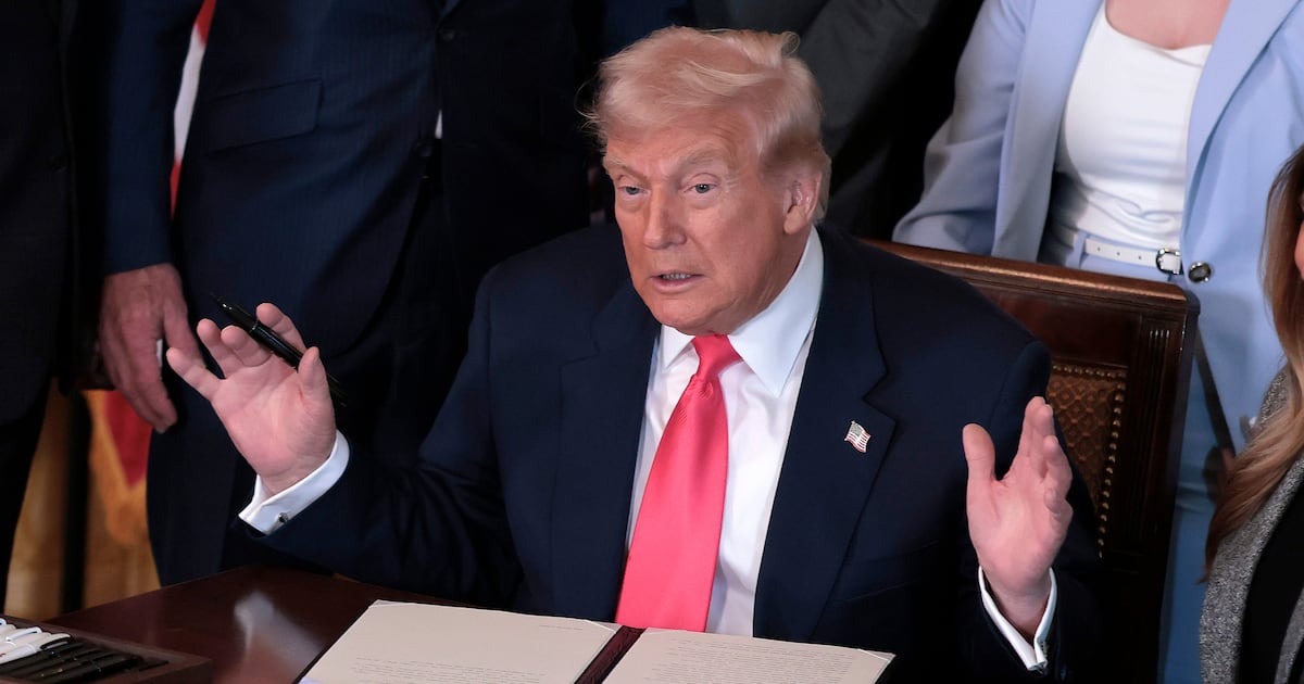 White House Staff Had to Kill Donald Trump’s Even Tackier Plan for the ...