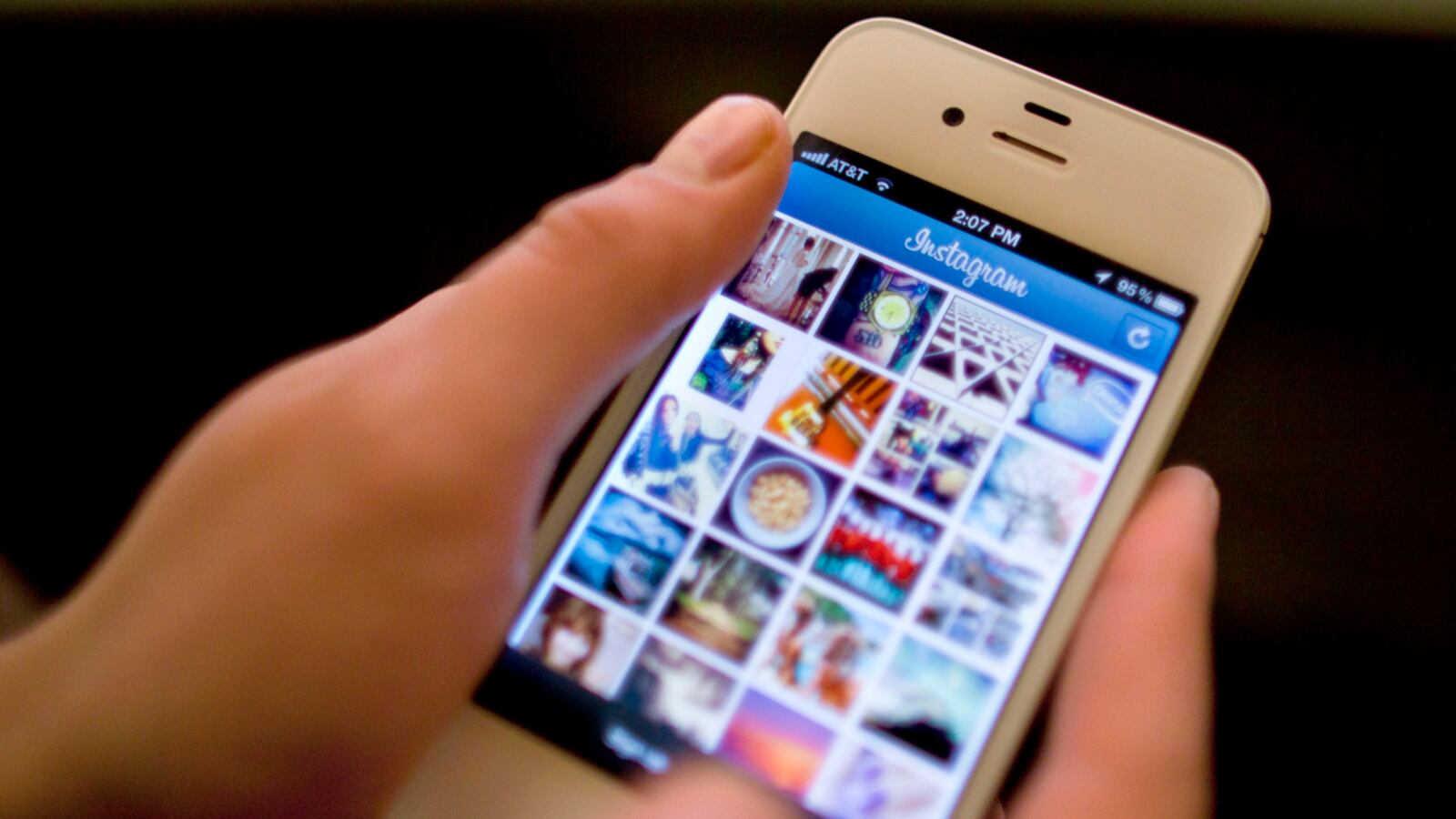 cheats/2012/04/17/instagram-founders-party-in-vegas/instagram-party-cs_q56inj