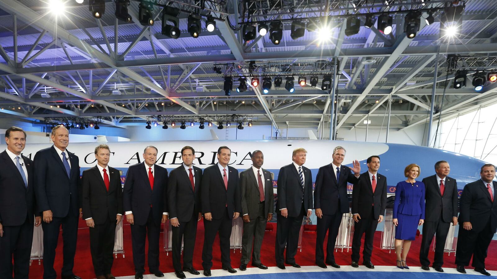 cheats/2015/10/10/300-families-gave-half-of-election-money/151010-super-donors-cheat_bkxitc