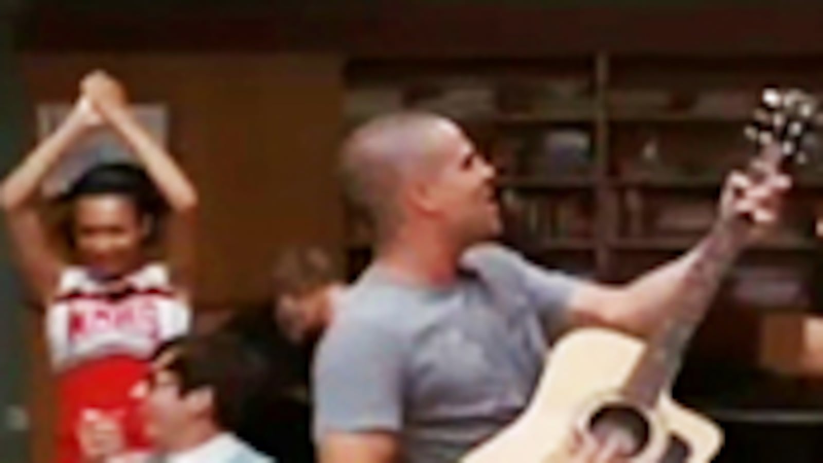 articles/2010/10/06/glee-video-highlights-from-grilled-cheesus/video-glee-recap_131751_p16g1r