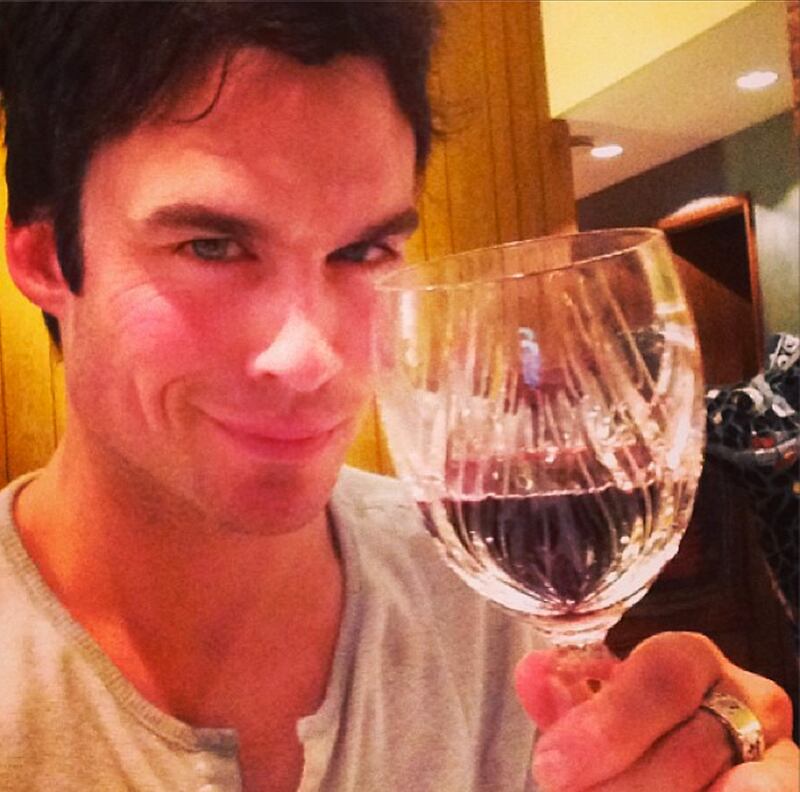 galleries/2013/10/26/miley-cyrus-madonna-the-week-in-celebrity-selfies-photos/131024-ian-selfie_ra4205