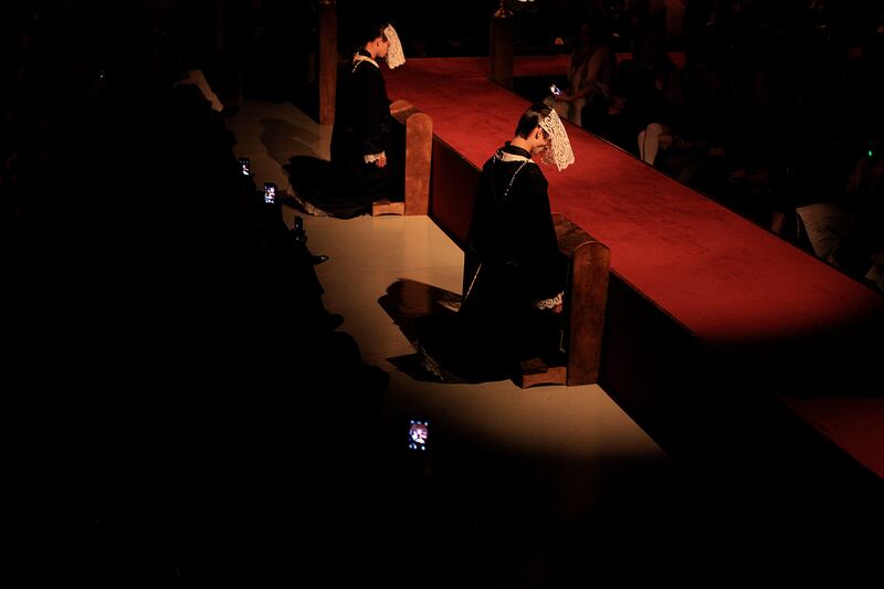 galleries/2014/02/11/thom-browne-s-holy-runway-at-new-york-fashion-week-2014-photos/thombrowne-gal-04_dskpbr