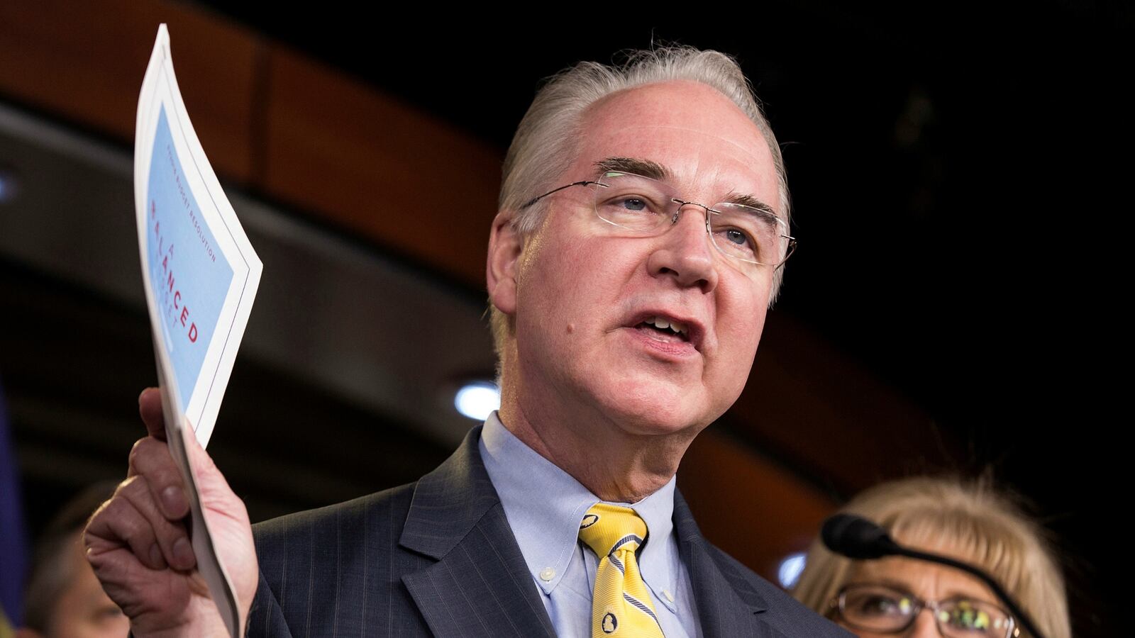 cheats/2017/01/05/ethics-watchdog-wants-to-probe-trump-s-hhs-nominee-for-stock-trading/170104-tom-price-stock-trading-cheat_dnqtbq