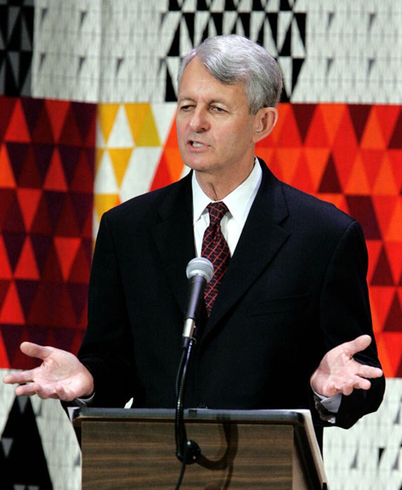 galleries/2010/08/09/20-golden-parachutes/golden-parachute---mckinnell_zsdywy