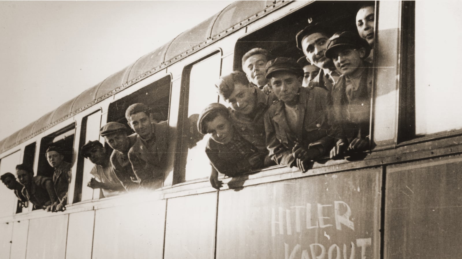 galleries/2015/04/11/when-american-soldiers-opened-buchenwald-photos/150409-buchenwald-liberation1_ogxuut