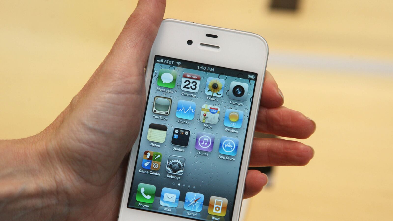 cheats/2011/07/06/new-iphone-for-third-quarter/new-apple-iphone-cheat_dpxbie