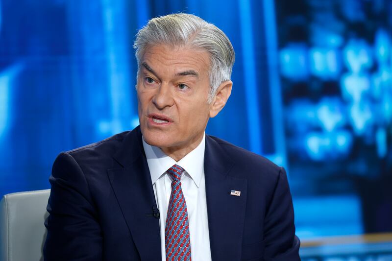 Dr. Oz told Medicaid recipients to stop eating carrot cake.