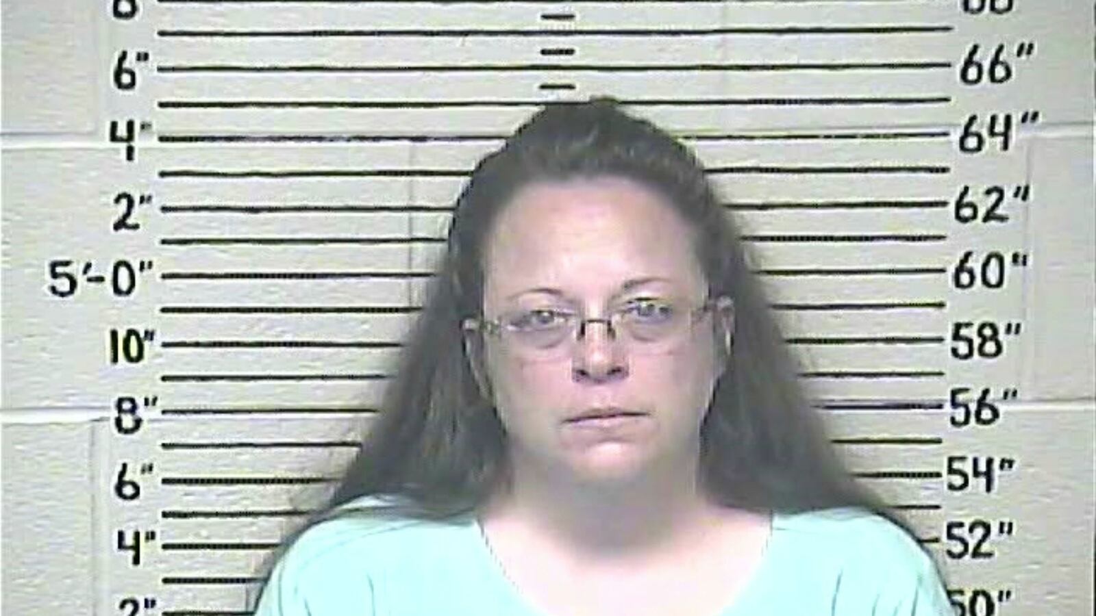 cheats/2015/09/07/jailed-clerk-seeks-emergency-injunction/150905-kim-davis-cheat_ujzckg