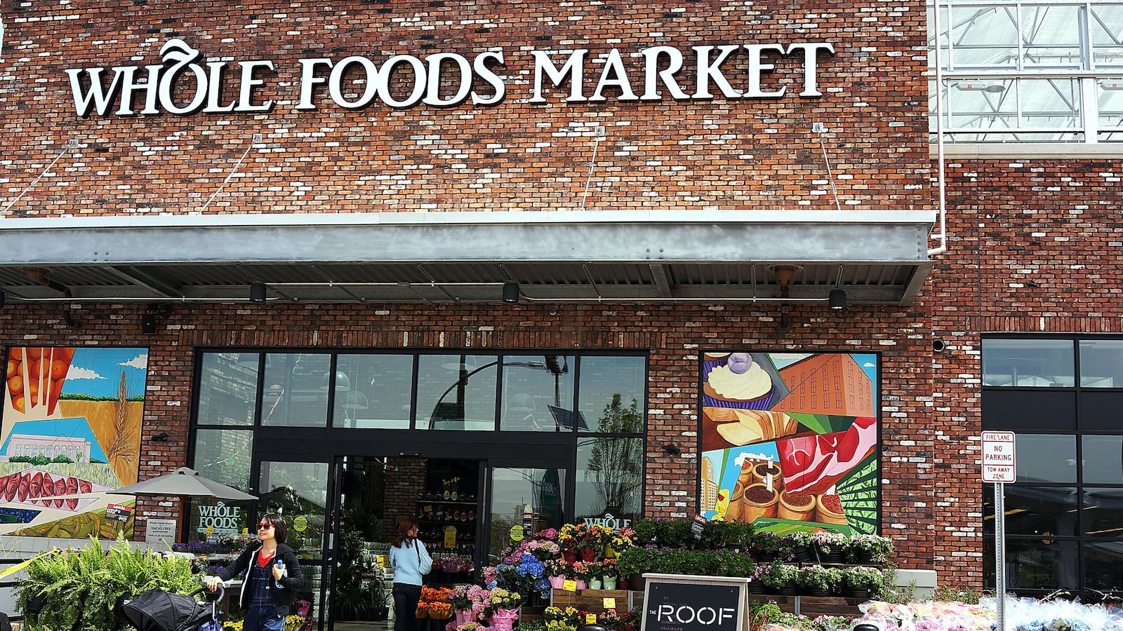 articles/2014/05/09/whole-foods-is-getting-its-organic-lunch-eaten/140507-whole-foods-gross-tease_xn5ubz