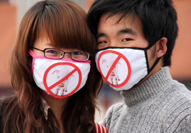 galleries/2009/04/29/face-mask-chic-the-new-fashion-rage/face-masks-10_jswbo5