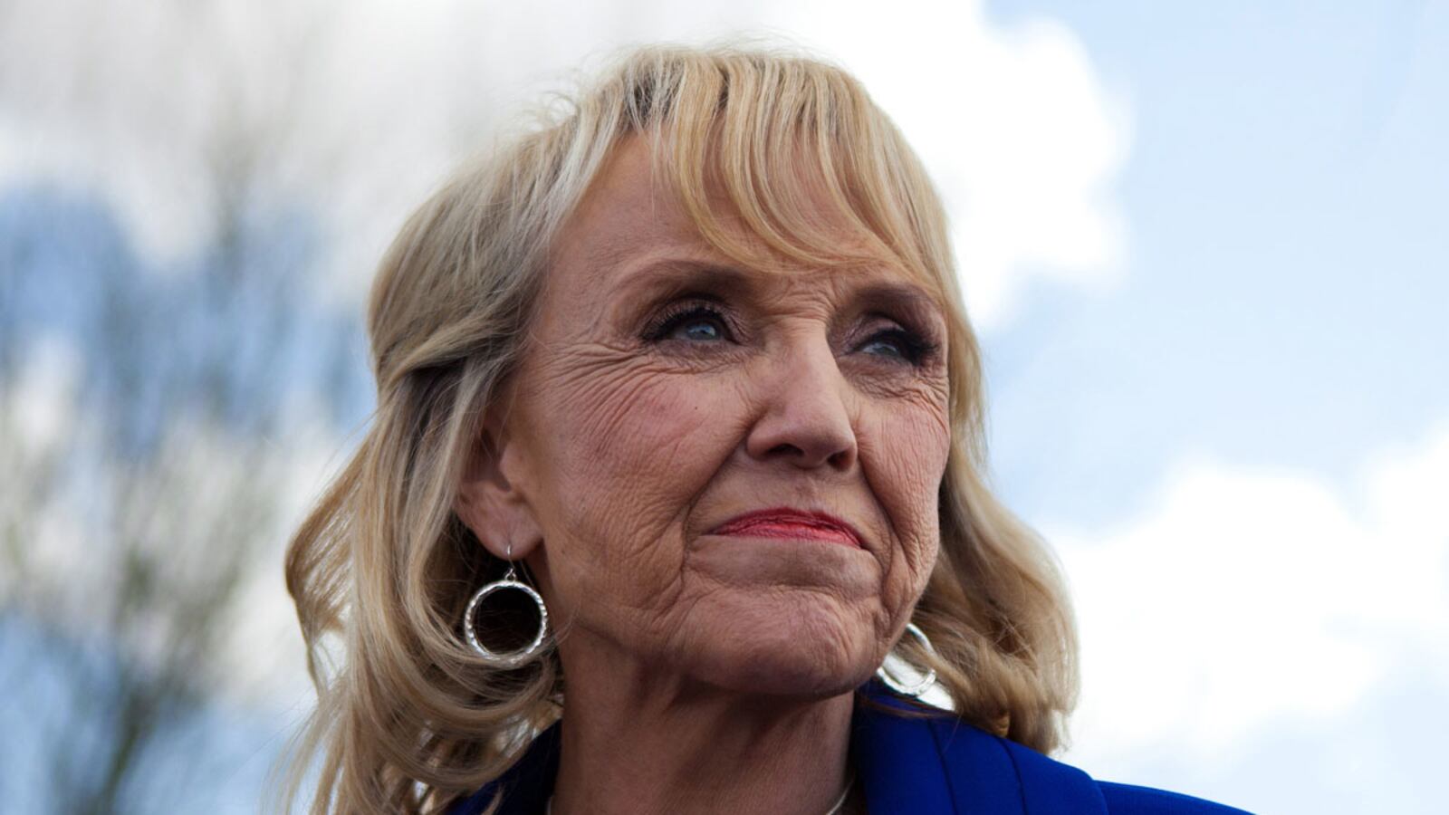 articles/2012/04/18/governor-brewer-throws-arizona-base-a-bone-by-signing-bible-law/bible-law-jan-brewer-sterling_nmtqot