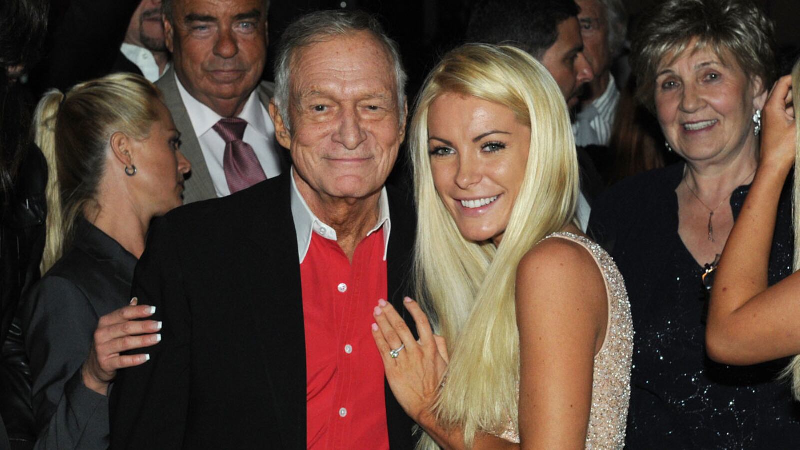 galleries/2010/11/11/celebrity-jewelry-sales/crystal-harris-ring-auction_ov0ysi