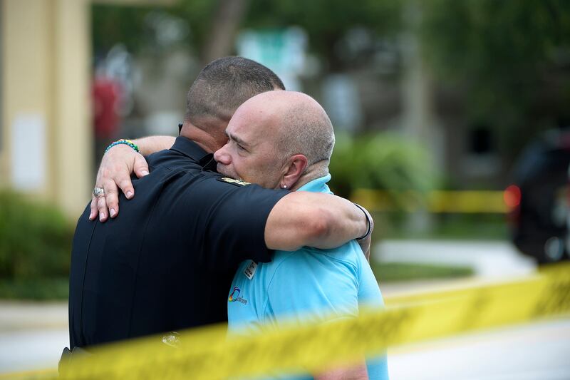 galleries/2016/06/12/mass-shooting-at-orlando-gay-club-photos/160612_pulse_attack_09_knuk7n