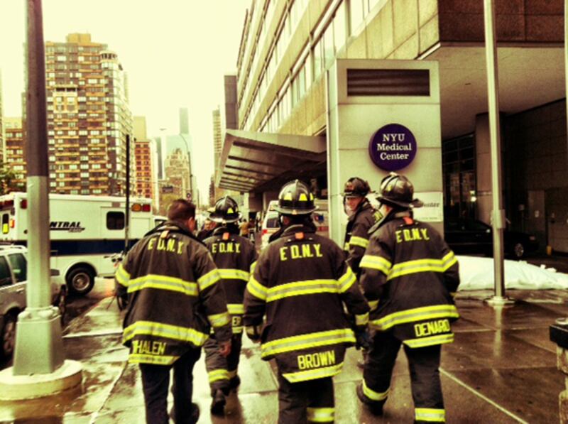 articles/2012/10/30/hundreds-evacuated-from-nyu-s-tisch-hospital-in-hurricane-sandy/tisch-hospital-evacuation-haglage-article_t0jbgc