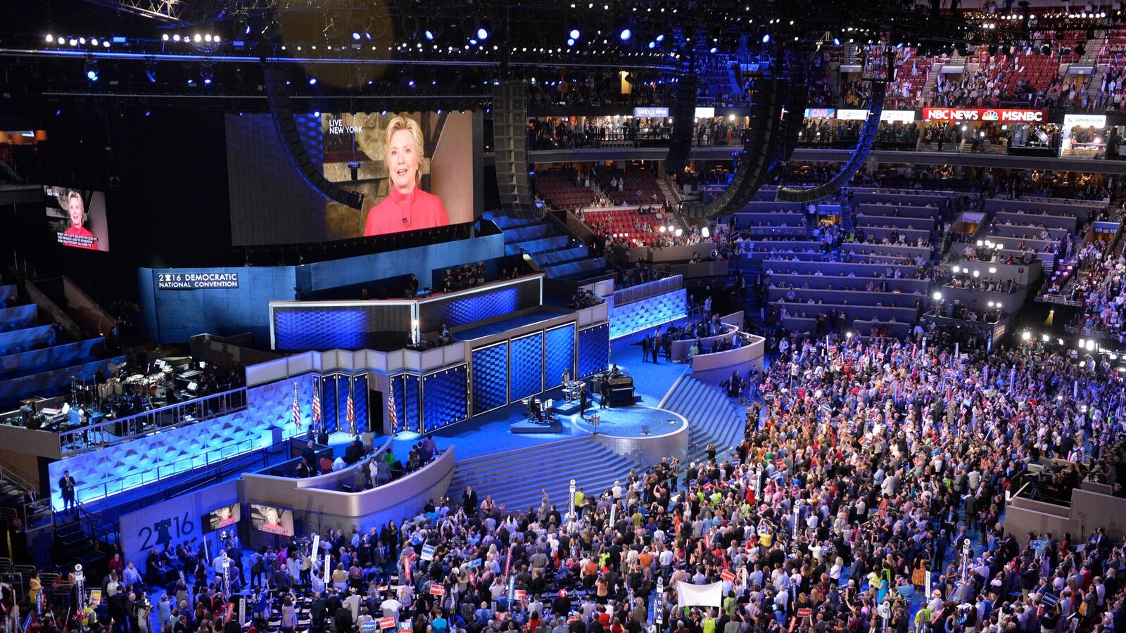 cheats/2016/07/27/dnc-day-2-viewership-crushes-rnc/160727-dnc-ratings-cheat_mkhbos