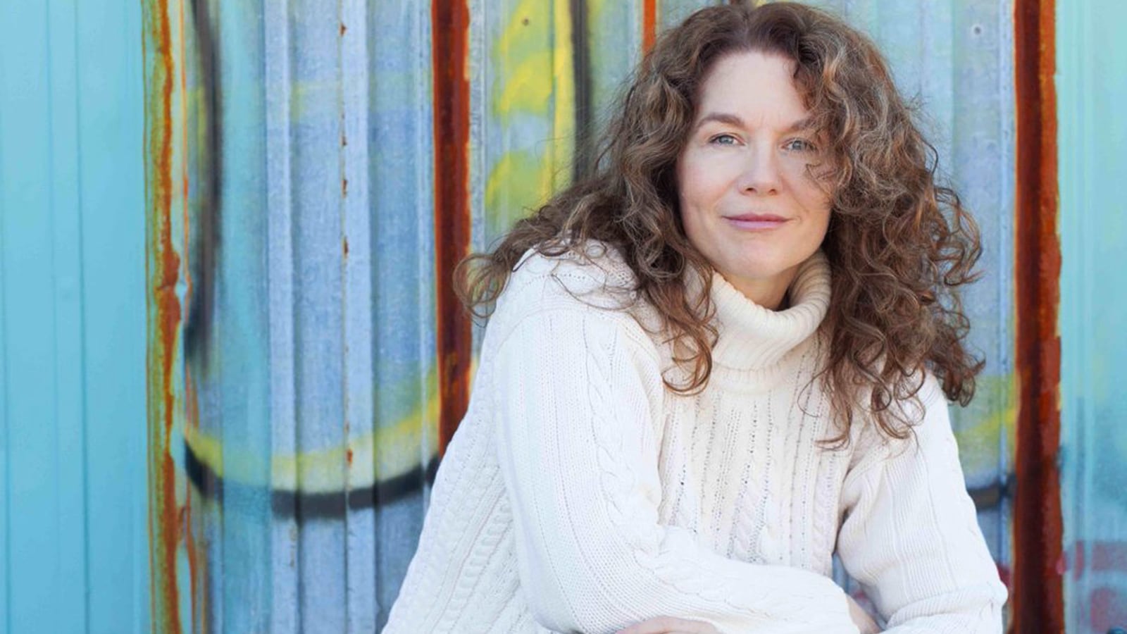 articles/2016/09/24/how-a-white-trash-girl-stumbled-on-grace/160923-Billie-Livingston-tease_gwfxjs