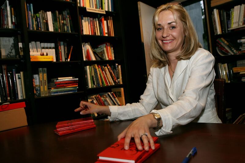 Author Anita Thompson, wife of the late Hunter S. Thompson, signs copies of her book "The Gonzo Way" at Book Soup on August 9, 2007 in Los Angeles, California.  (Photo by Michael Buckner/Getty Images)
