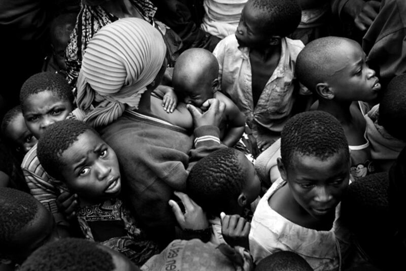 galleries/2009/10/07/in-the-congo-pregnant-and-displaced/elliot---2_mmqske