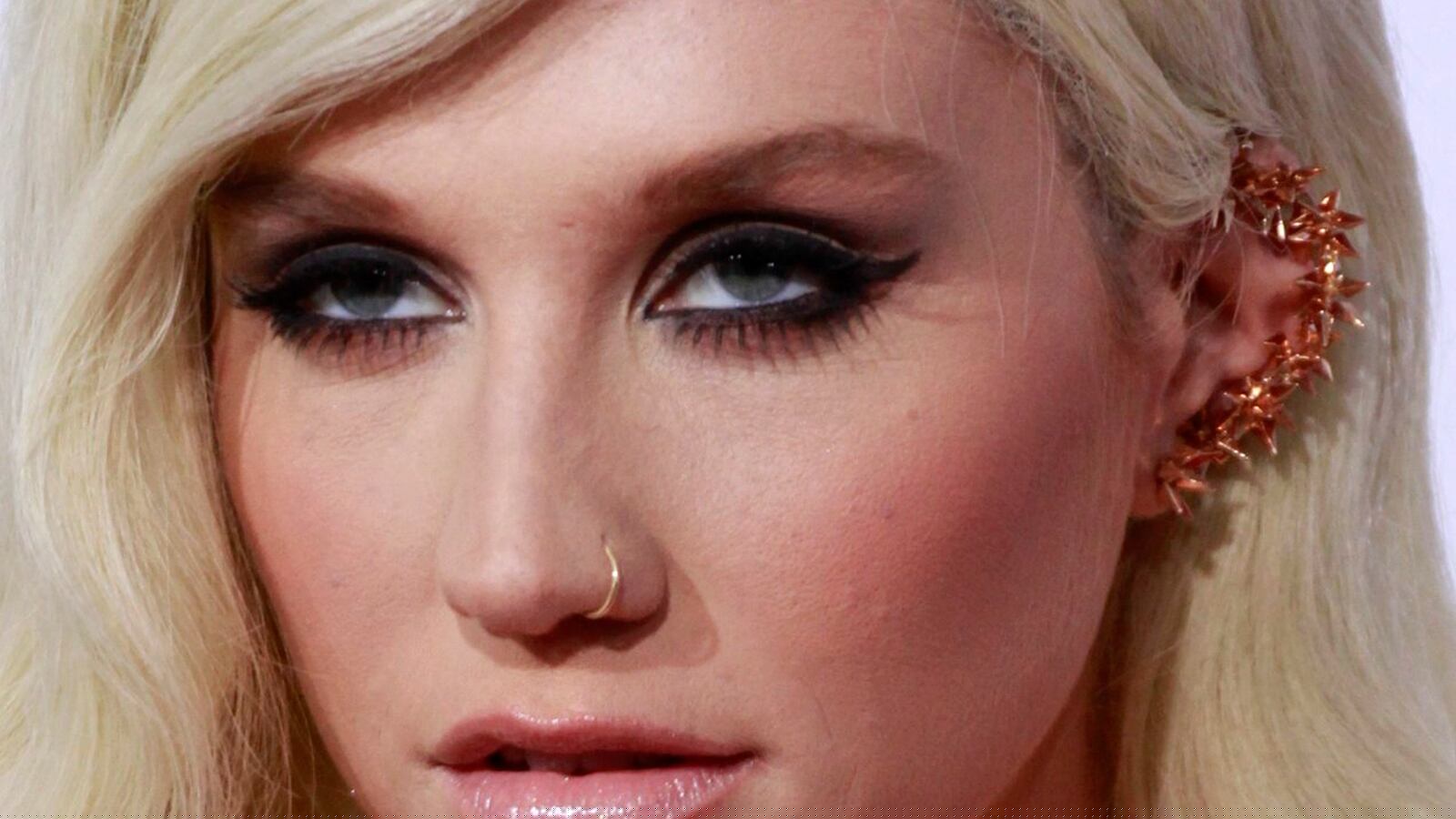 cheats/2016/10/26/kesha-attempted-suicide-over-dr-luke/161026-kesha-suicide-attempt-cheat_fmhuym