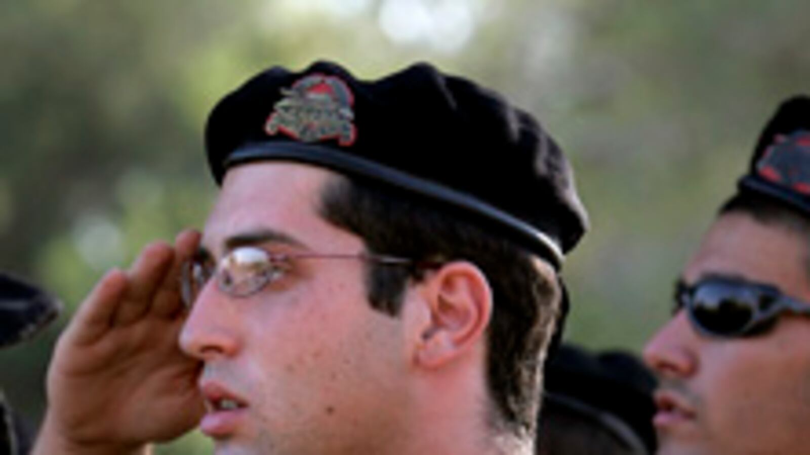 articles/2009/10/25/marching-through-the-meltdown/senor-israel-economy-military_58516_hyxl5c