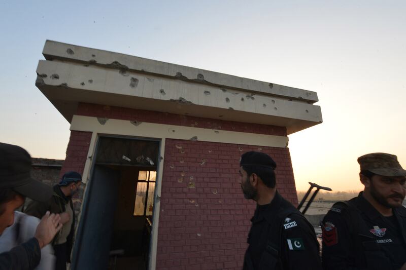 galleries/2016/01/20/terrorist-attack-on-university-kills-23-photos/160120-pakistan-attack5_xms9jt