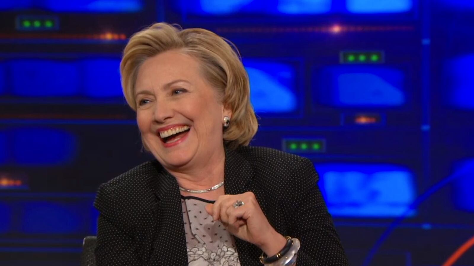 cheats/2014/07/16/hillary-wants-room-with-fewer-corners/140714-hillary-daily-show_onnwv1