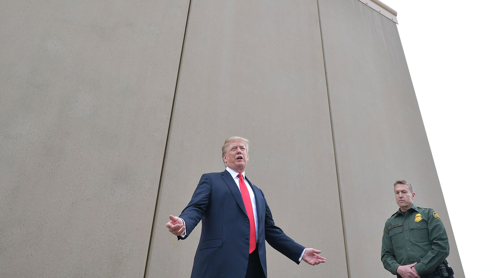 190215-noorani-trump-wall-hero_drgob8