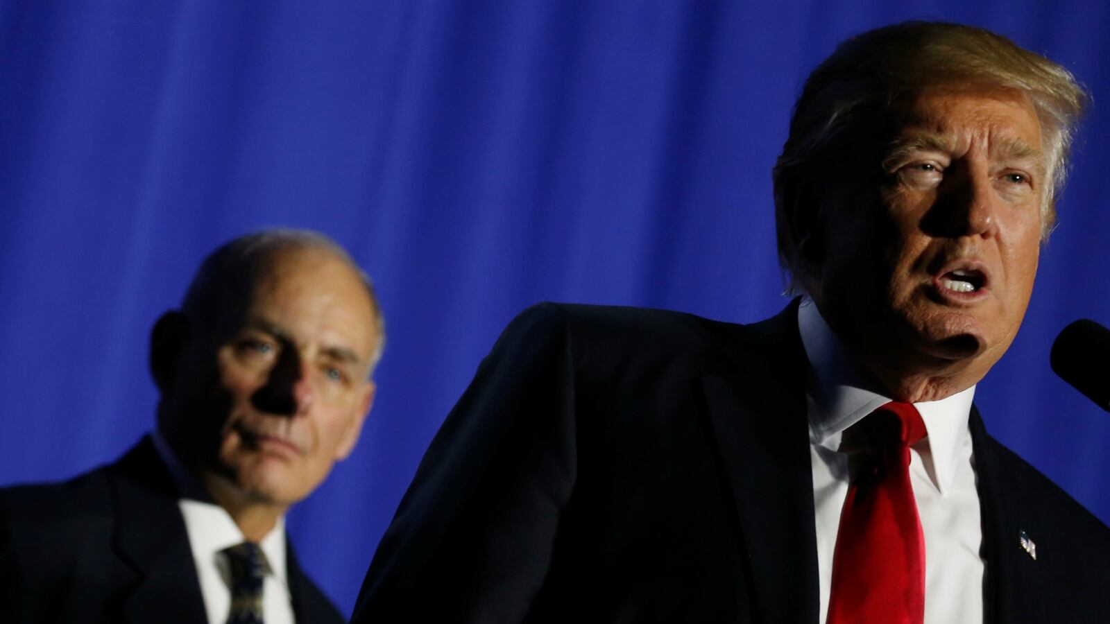 cheats/2017/01/30/dems-demand-meeting-with-dhs-head-over-refugee-ban/170129-dems-meeting-dhs-emergency-cheat_cw7zqg