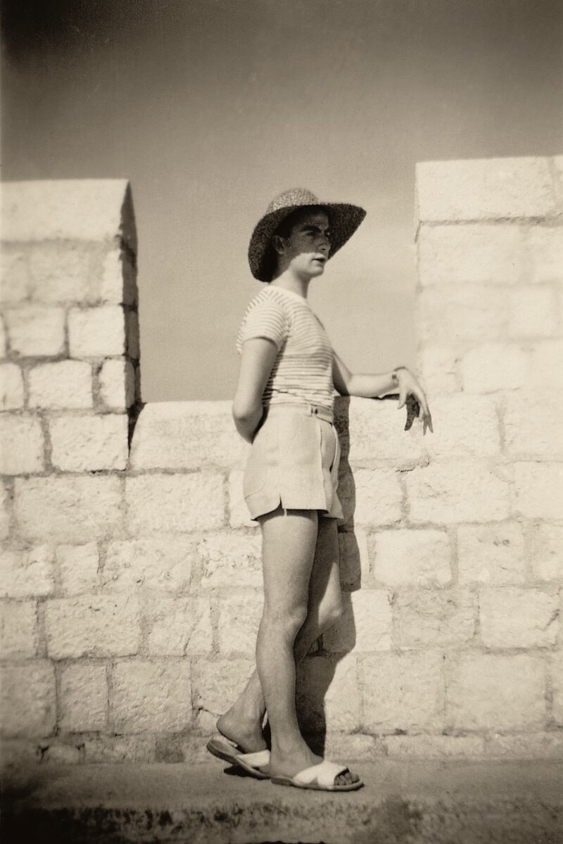 galleries/2014/05/31/vintage-photos-of-gay-pride-and-love-from-1900-1960/140529-invisibles-6_l1jbjg