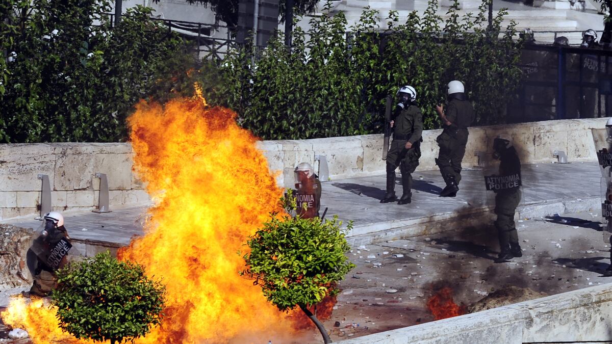 cheats/2011/10/19/greek-police-protesters-clash/greece-protestors-clash-with-police-cheat_k85mdt