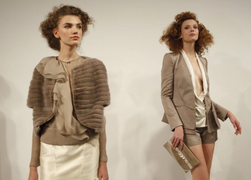 galleries/2009/09/14/ny-fashion-week-day-5/fashion-week-day-5---mendel-1_v3v3bv