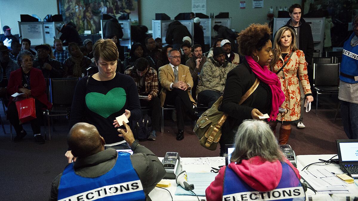 articles/2012/11/03/scramble-ahead-of-election-day-in-areas-hardest-hit-by-sandy/jacobs-hurricane-election-tease_mr1hlg