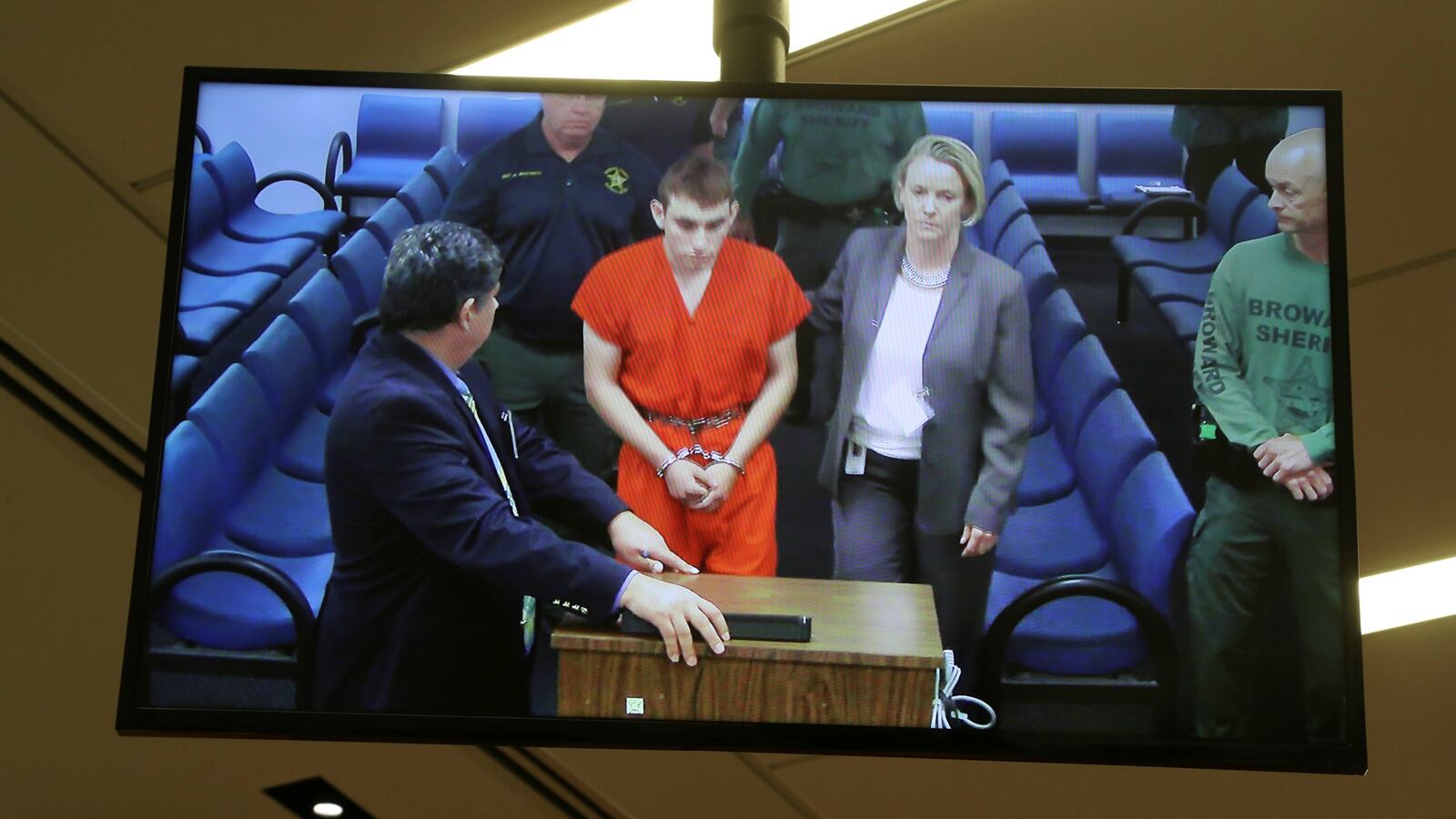 180218-nikolas-cruz-death-penalty-cheat_jlfft0